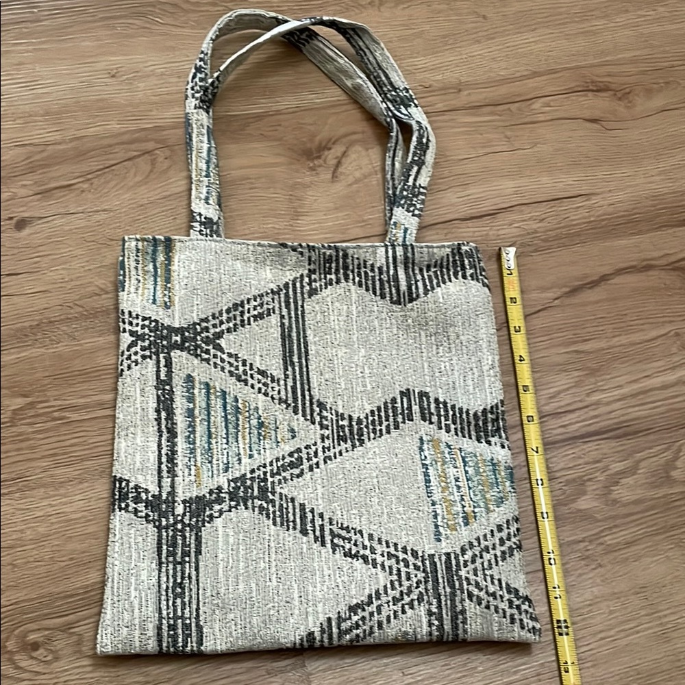 Geometric Patterned Tote Bag - image 2